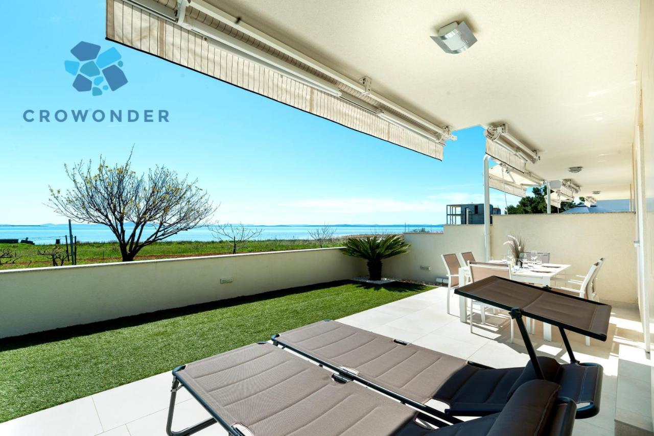Beachfront Reiterer Villa V2 With Seaview 30 Meters From The Beach - Crowonder Luxury Rent Privlaka  Kültér fotó