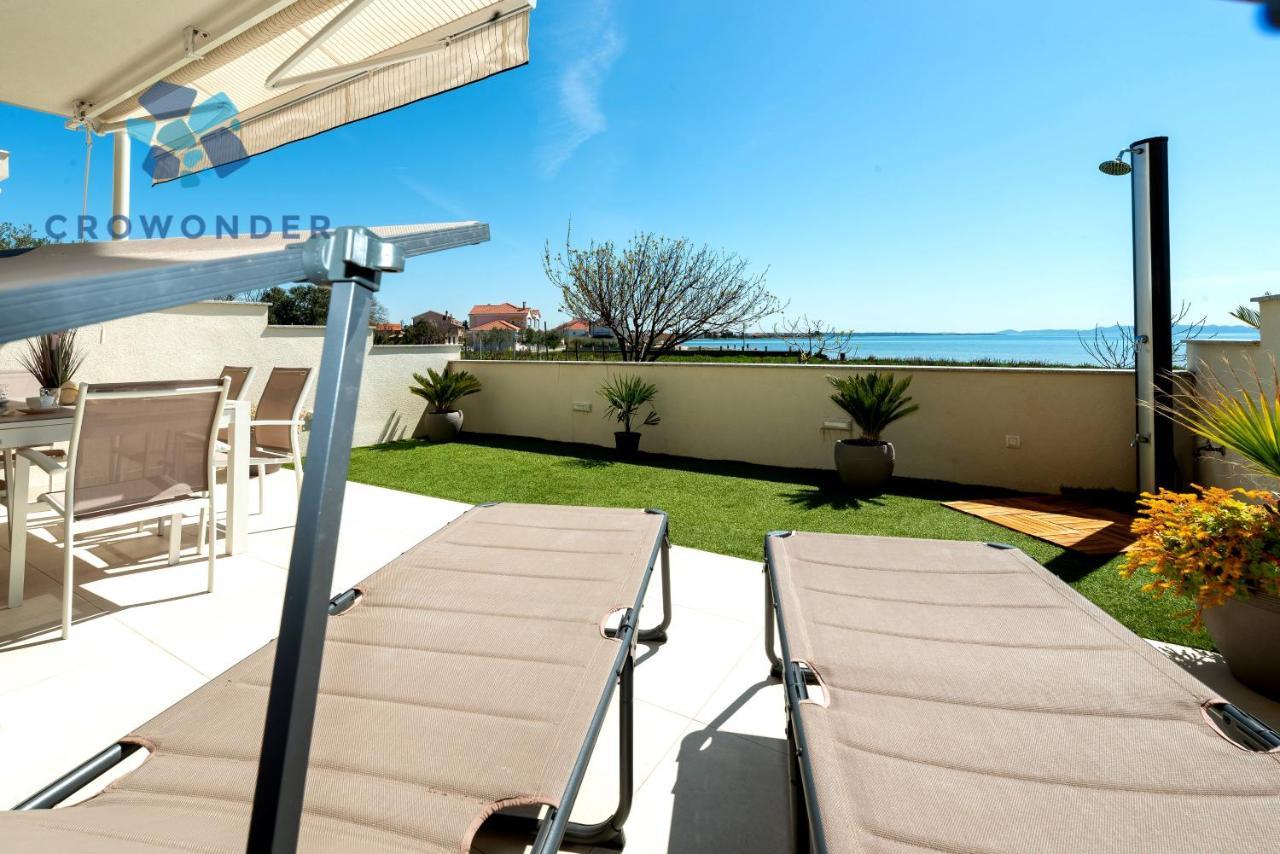Beachfront Reiterer Villa V2 With Seaview 30 Meters From The Beach - Crowonder Luxury Rent Privlaka  Kültér fotó